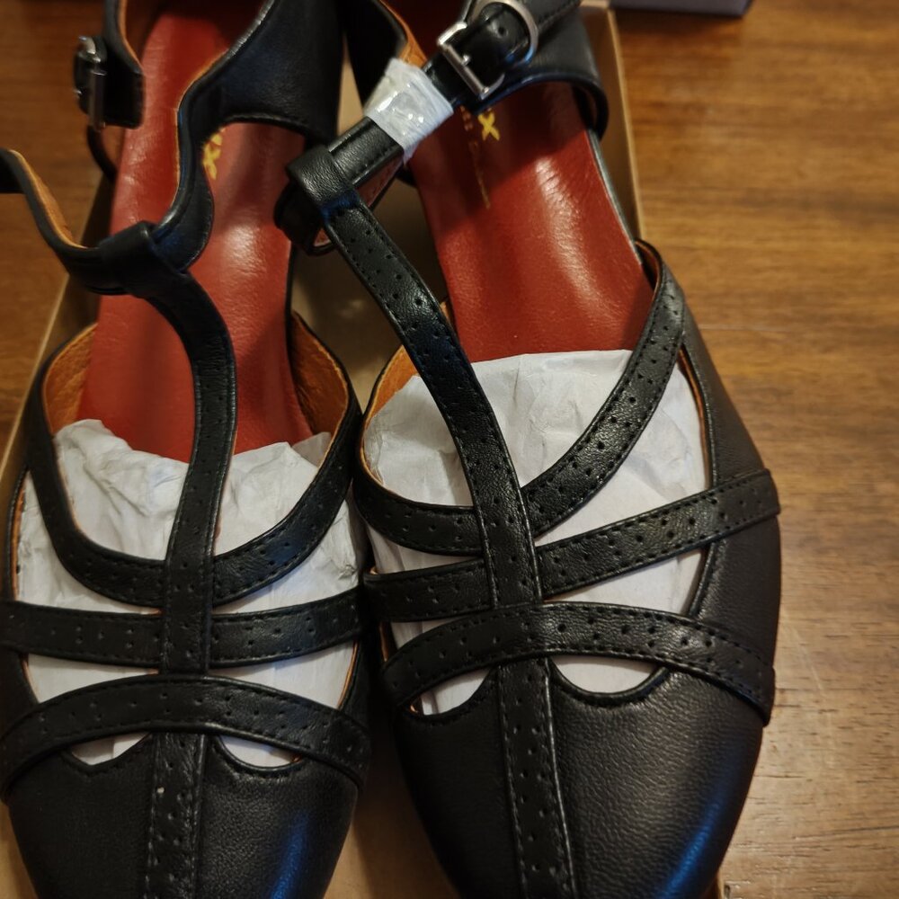 Re-Mix Starlet size 10, unworn vintage pinup low heels